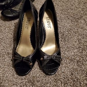 Black heels size 8